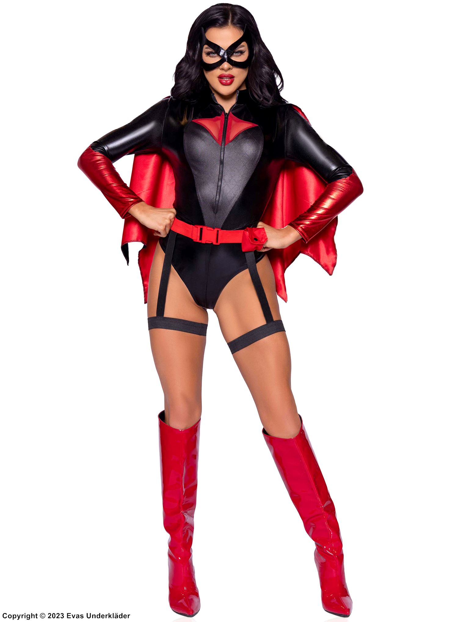 Kvinnelig flaggermus, kostymeundertøysbody, lange ermer, belte, kappe, glidelås på forsiden